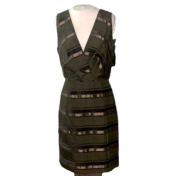 Greenish Colored Dress - Picture 2 of 14